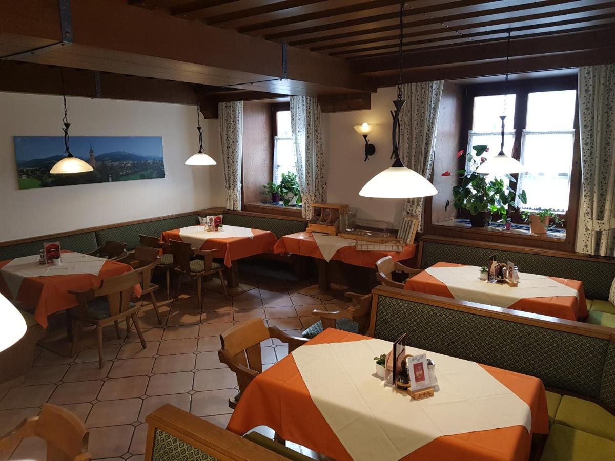 Gasthof - Restaurant Loecker Radstadt Exterior photo